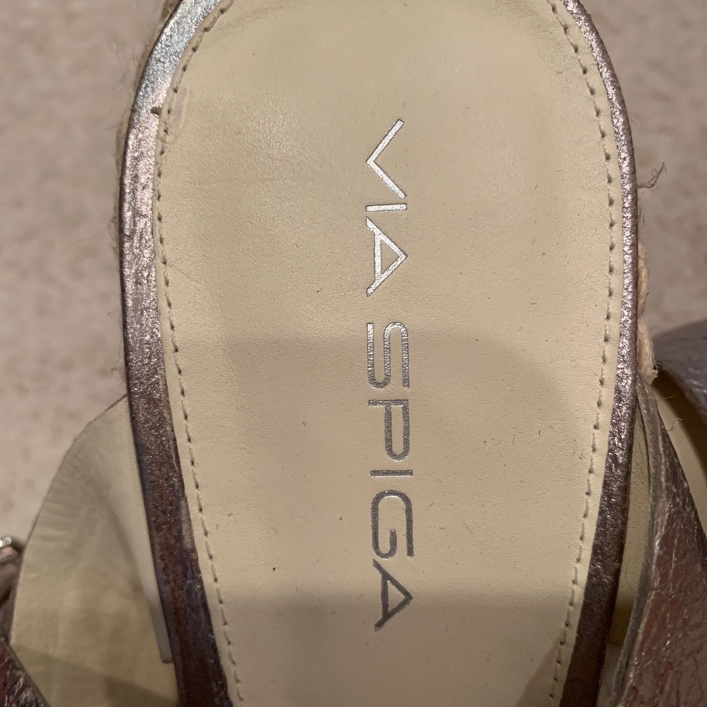Shoes - Picture 2 of 6